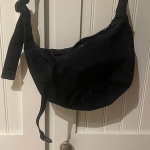 BAGGU Black Small Crescent GUC